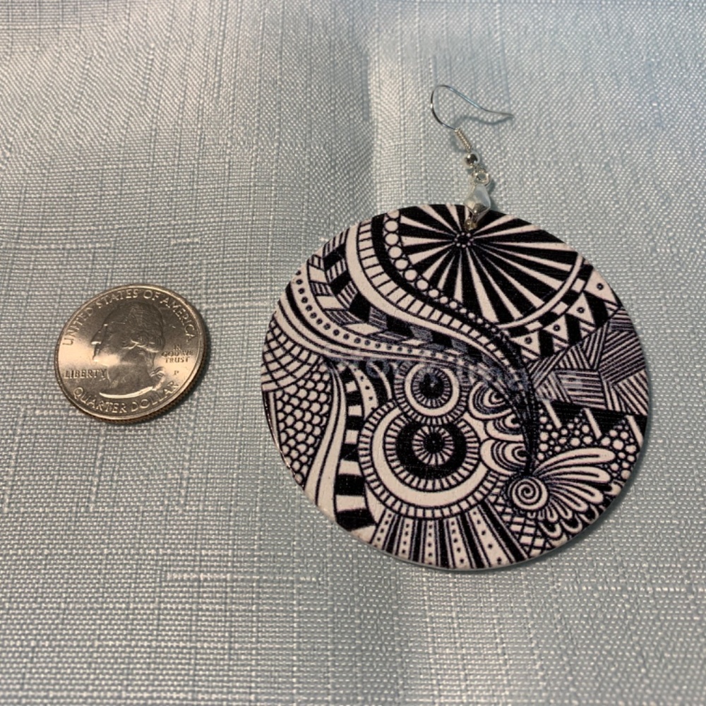 NWT Handmade Black & White Round Pierced Earrings - Picture 3 of 3